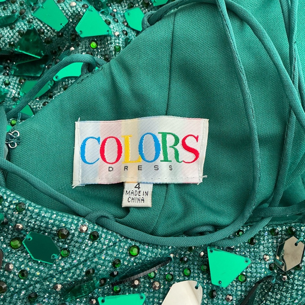 Green and Silver Sequin Cocktail Dress with Plunge Neckline - Picture 4 of 7